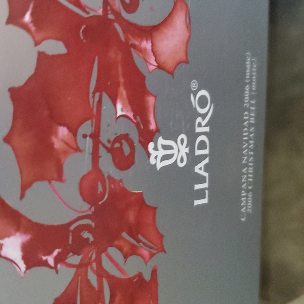 Lladro White Porcelain Bell Christmas Ornament 2006 Boxed - Picture 7 of 7